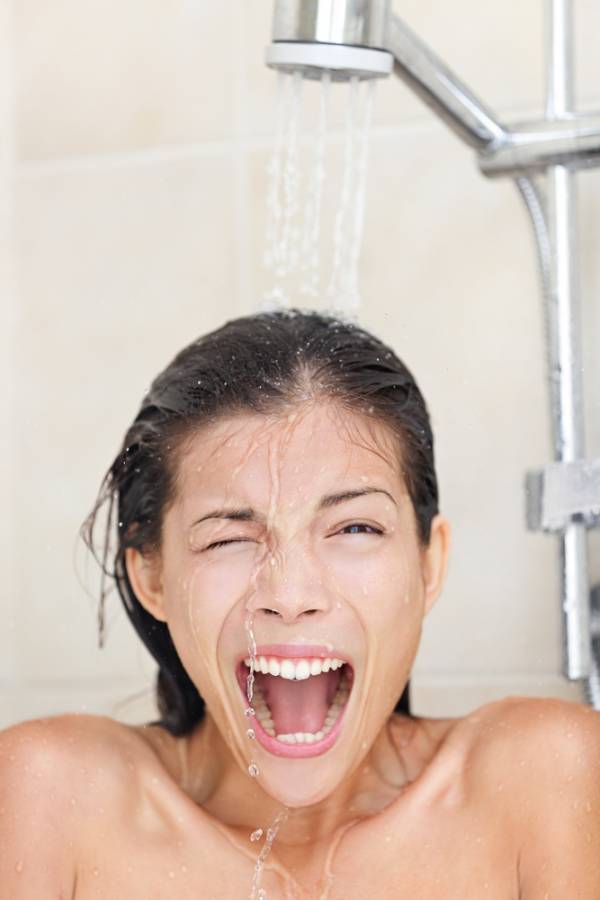 contrast therapy, ice therapy, cold shower, hot and cold shower