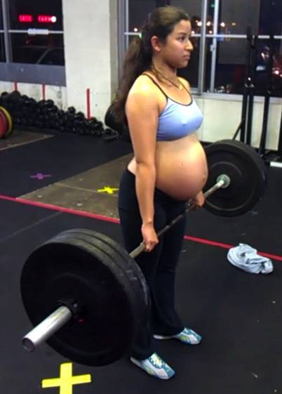 pregnancy, crossfit, crossfit during pregnancy, pregnant women crossfit