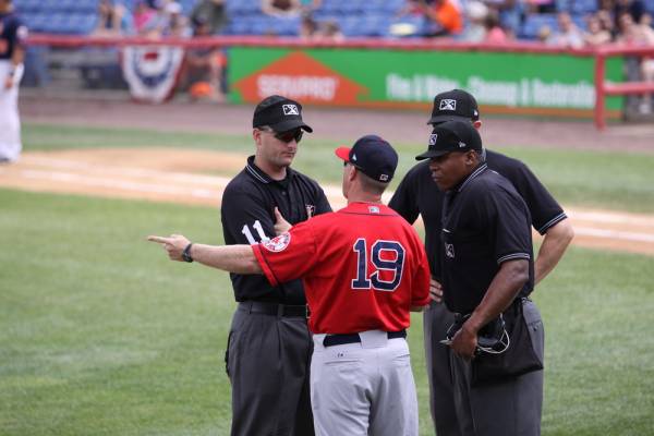 choosing baseball coach, baseball coach, baseball manager, good baseball coach