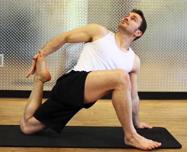 yoga for athletes, yoga for strength athletes, best yoga poses for athletes