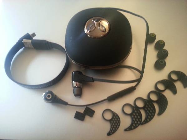 ear buds, earphones, headphones, bluebuds x, jaybird, jaybird bluebuds