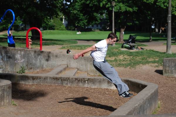 how to do a precision jump, precision jump, parkour jump, parkour jumping