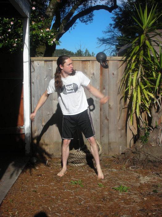 kettlebells, kettlebell juggling, ballistic, explosive strength, conditioning