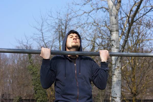 pull ups, pull up vs chin up, pull-ups vs chin-up, pullups, chinups, chin ups