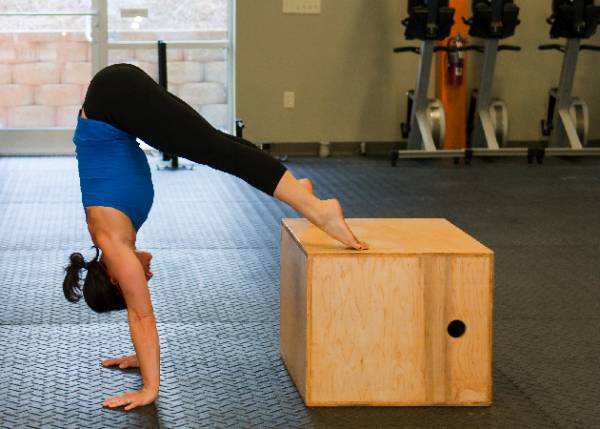 pamela gagnon, gymnastics, crossfit gymnastics, handstands, workouts