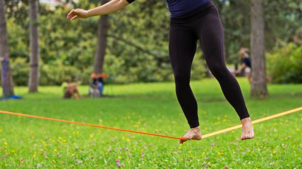 Here’s why slack-lining is not a good exercise for runners.