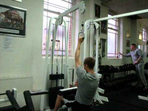 Single Arm Lat Pulldowns Demo