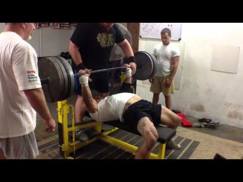 405 lb Bench Press - 20 Reps Over 3 Sets #benchpress #strength #workout