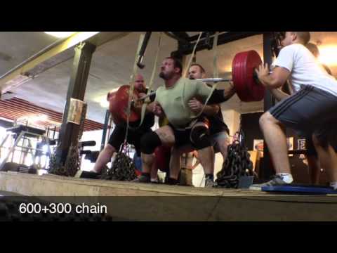 Raw Squat 650 lbs + 300 lbs Chains - Unstoppable Power #squats #rawstrength #powerlifting