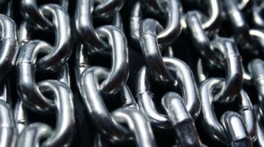 deadlifting with chains, using chains while deadlifting, powerlifting chains