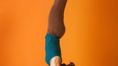 womanhandstand