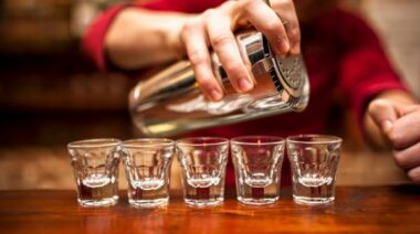 alcohol, alcoholic drinks, alcoholic beverages, drinking, booze, muscle growth