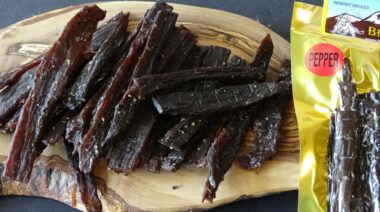 peppered-beef-jerky-v151100x825