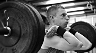 frontsquatblackandwhitebulking