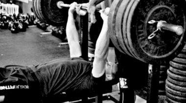 man bench press