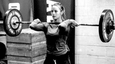 woman clean and jerk