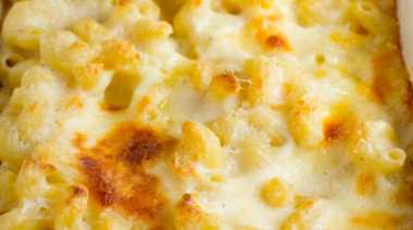 white cheddar mac and cheese bake