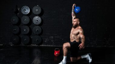 overheadkettlebelllunge