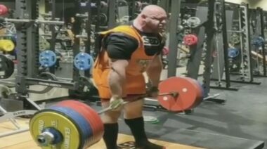 Ivan Makarov Deadlift 1,036 Pounds July 2022