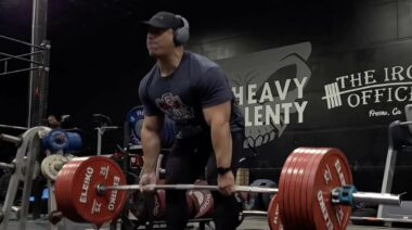 Jonathan Cayco 707-pound deadlift triple October 2022