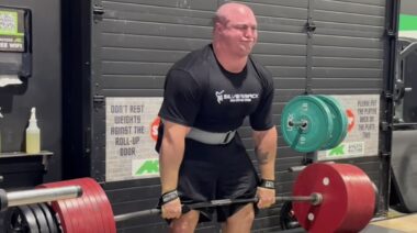 Mitchell Hooper 1,075-pound 19-inch deadlift PR October 2022