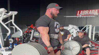 Hunter Labrada 585-pound deadlift May 2023